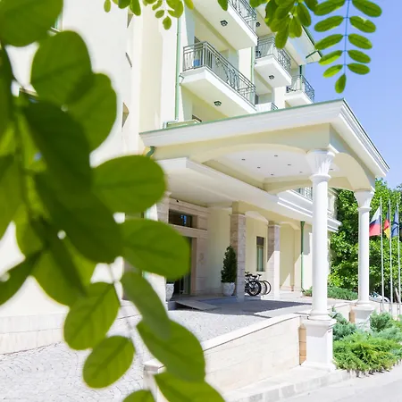 Romance Hotel And Family Suites-3